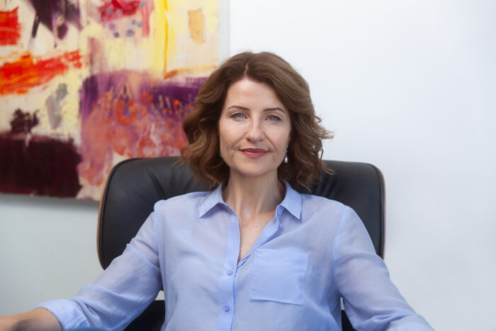Dr Jo Perkins